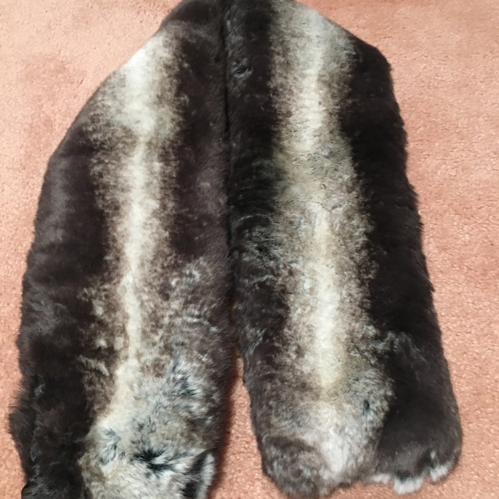 Animal friendly faux fur color\scarf - Picture 3 of 16